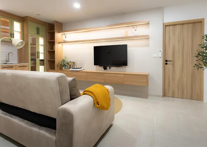 Peaceful Townhouse In Sathorn Near Saint Louis Bts Bangkok
