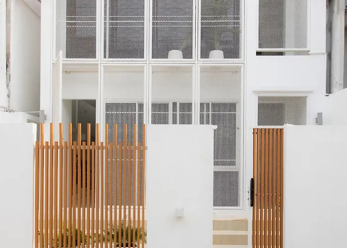 Peaceful Townhouse In Sathorn Near Saint Louis Bts Appartamento