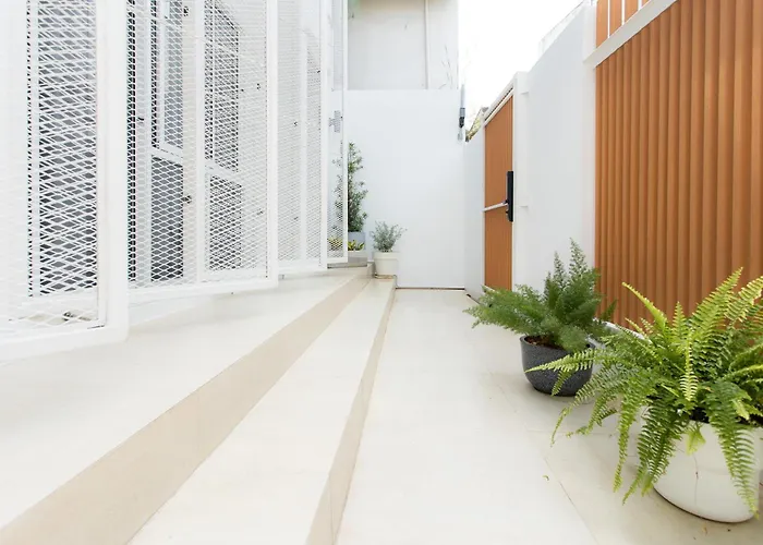 Peaceful Townhouse In Sathorn Near Saint Louis Bts * Bangkok